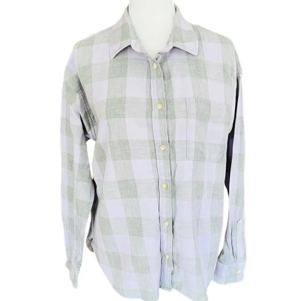 ROOTS gray/purple plaid 100% cotton button front long sleeved shirt size M
